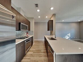 1553 Fiji St in Dallas, TX - Building Photo - Building Photo