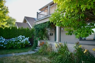 3617 N 7th St, Unit A in Tacoma, WA - Foto de edificio - Building Photo