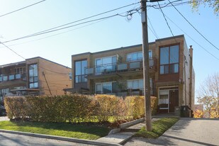 70-72 Garthdale Ct in Toronto, ON - Building Photo