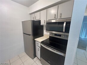 1228 SE 24th Ave in Cape Coral, FL - Building Photo - Building Photo