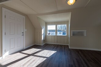 610 W State St in Springfield, MO - Foto de edificio - Building Photo