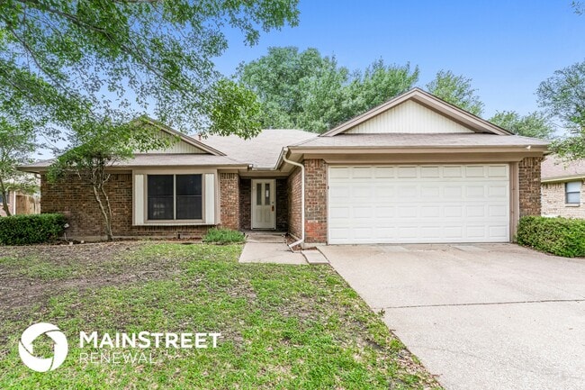 744 Santa Fe Trail