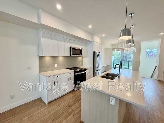 1225-1225 Findlay Rd in Kelowna, BC - Building Photo - Building Photo