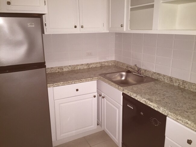 property at 3740 Inverrary Dr