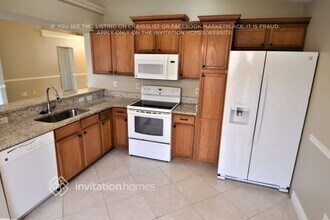 2900 Cool Breeze Cir in St. Cloud, FL - Foto de edificio - Building Photo