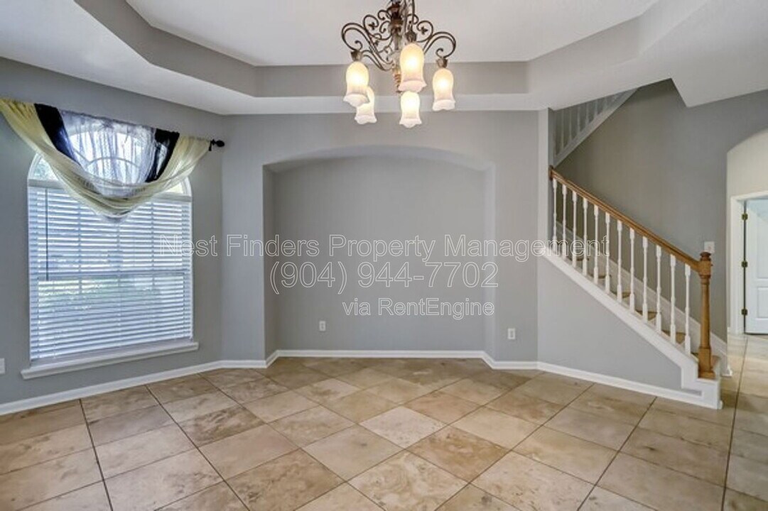 6132 White Tip Rd in Jacksonville, FL - Building Photo