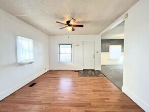 531 E Ave B in Hutchinson, KS - Building Photo - Building Photo