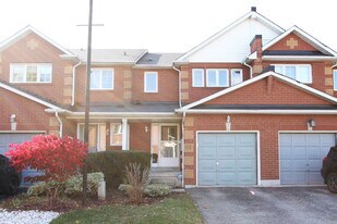 68 Arnold Estates Ln in Ajax, ON - Building Photo