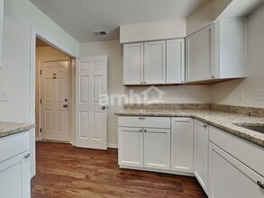 3907 Little Creek Dr in Amelia, OH - Foto de edificio - Building Photo