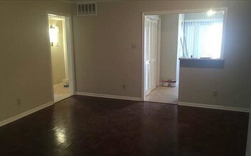 2727 Briarhurst Dr-Unit -22 in Houston, TX - Building Photo - Building Photo