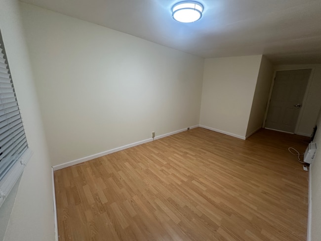 1608 Jarvis Ave in Oxon Hill, MD - Foto de edificio - Building Photo