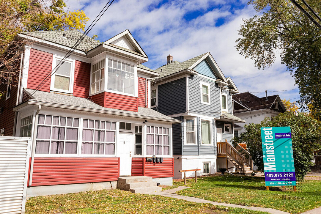 Avenue Houses in Calgary, AB - Building Photo