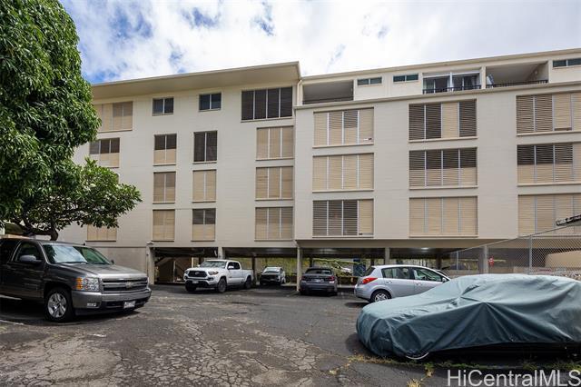 property at 1099 Green St