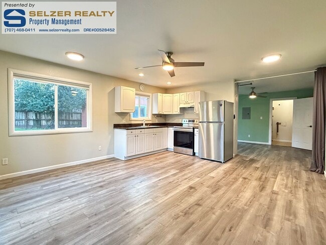 1521-1523 Talmage Ct in Ukiah, CA - Building Photo - Building Photo