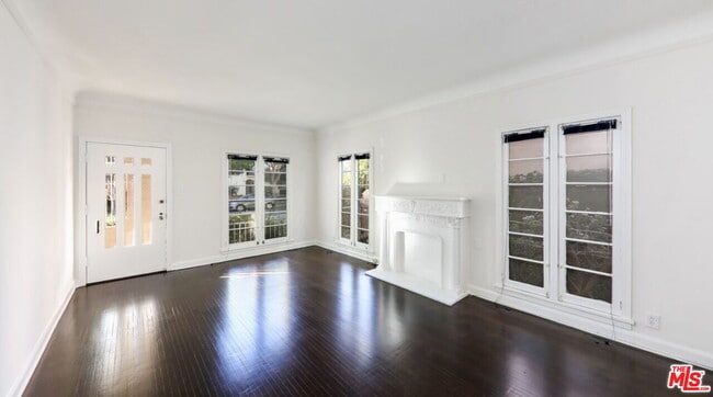 property at 132 N La Peer Dr
