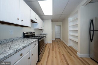 1 S Valley Rd in Paoli, PA - Building Photo - Building Photo