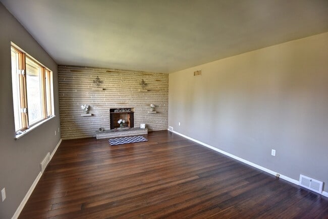 property at 1115 Brookside Dr