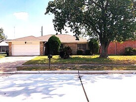 8323 Quail Hills Dr in Missouri City, TX - Building Photo