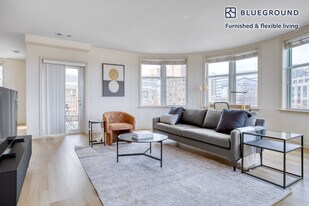 925 N Garfield St in Arlington, VA - Building Photo