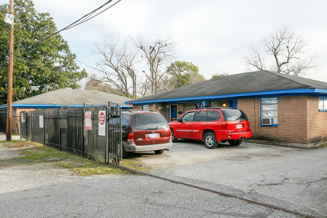 3908 Woolworth St in Houston, TX - Building Photo