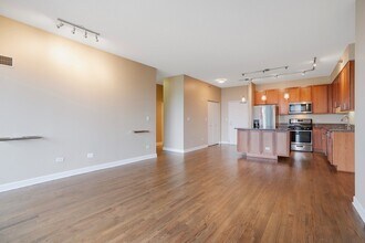 41 E 8th St, Unit 2702 in Chicago, IL - Building Photo - Building Photo