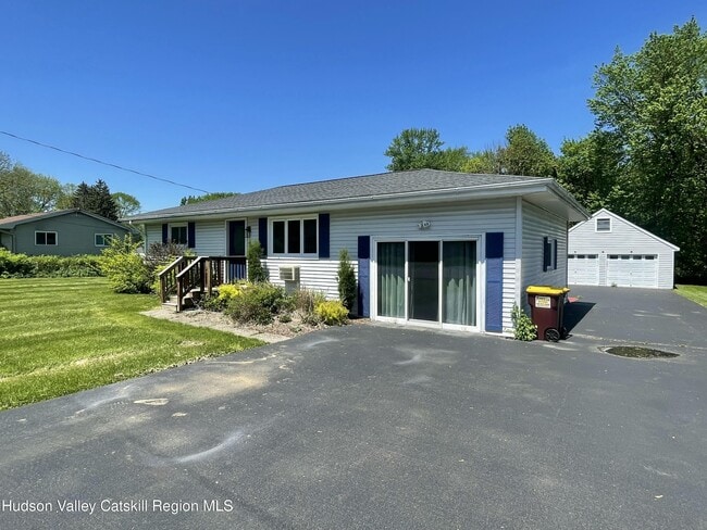 9 Scenic Dr in Catskill, NY - Building Photo - Building Photo
