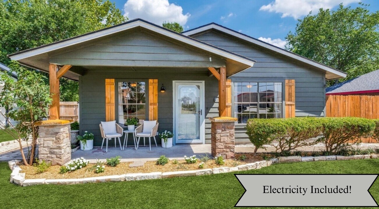 2-202 Graham St in Waxahachie, TX - Building Photo