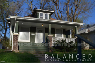 1121 SW Woodward Ave