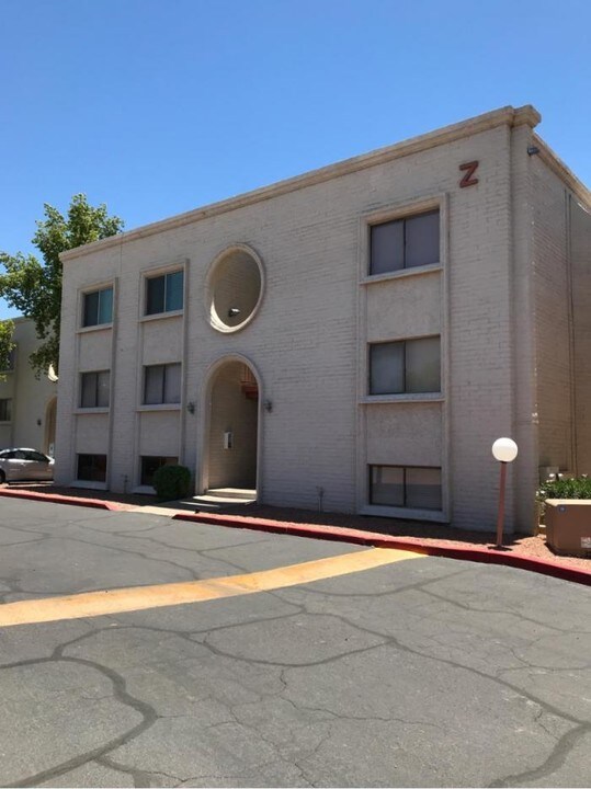 11666 N 28th Dr in Phoenix, AZ - Building Photo