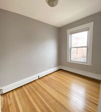 32 Tufts St, Unit 3 in Cambridge, MA - Building Photo - Building Photo