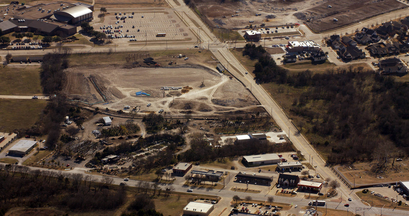 612 S 14th St in Midlothian, TX - Foto de edificio