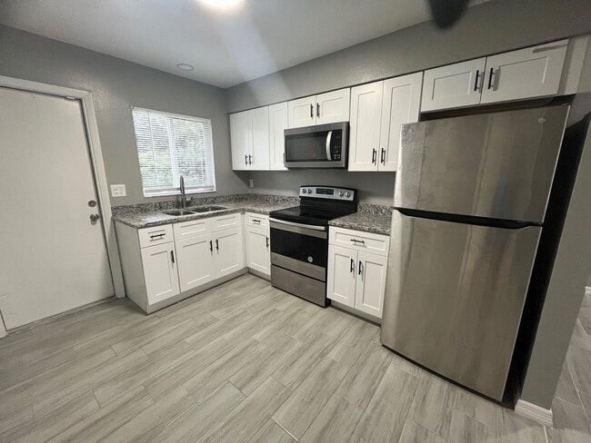 119 Gordon Ave S in Lehigh Acres, FL - Building Photo - Building Photo
