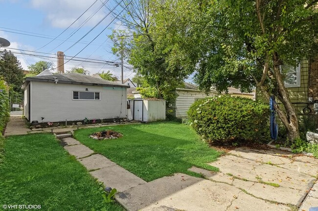 5039 W Henderson St, Unit # 3 in Chicago, IL - Building Photo - Building Photo