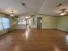 616 Klickety Klak Ln in Valrico, FL - Foto de edificio - Building Photo