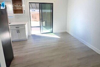 548 S Udall, Unit 2 in Mesa, AZ - Foto de edificio - Building Photo