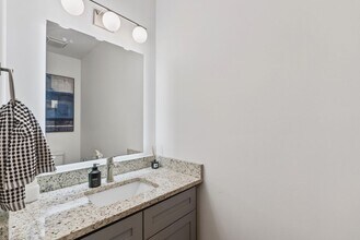 927 Ramseur St in Durham, NC - Building Photo - Building Photo