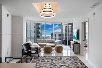 851 NE 1st Ave, Unit 4603 in Miami, FL - Building Photo - Building Photo