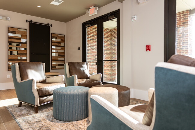 Station Two22 in Mooresville, NC - Foto de edificio - Interior Photo