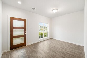 770 Dewberry Rd in La Marque, TX - Building Photo - Building Photo