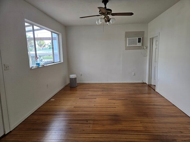 940 Bay St NE in St. Petersburg, FL - Building Photo - Building Photo