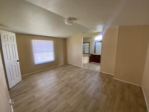 1620 E Reno Rd in Azle, TX - Building Photo - Building Photo