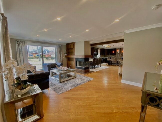 4735 Locust Ave in Glenview, IL - Building Photo - Building Photo