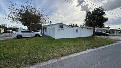 514 NE 4th Ave in Hallandale Beach, FL - Building Photo - Building Photo
