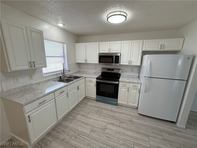 3085 Barrett Ave in Naples, FL - Building Photo - Building Photo