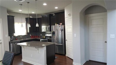 16105 Hawthorne Heights Trail in Austin, TX - Building Photo - Building Photo