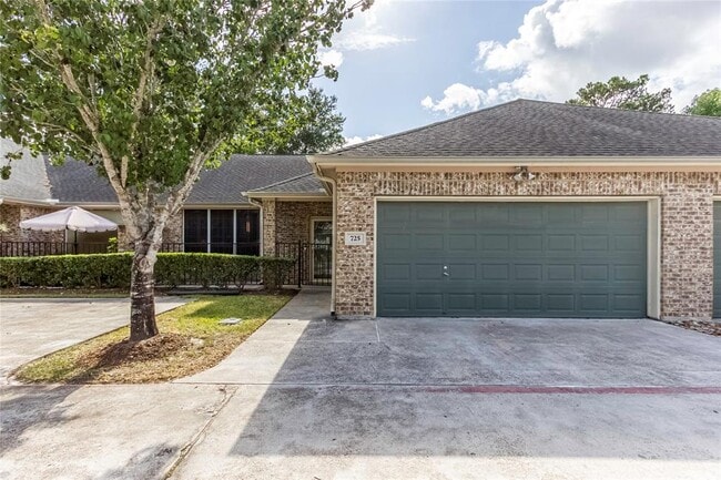 property at 725 Cedarwood Dr
