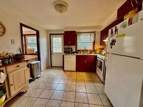 21 Langdon Rd in Wayland, MA - Building Photo - Building Photo