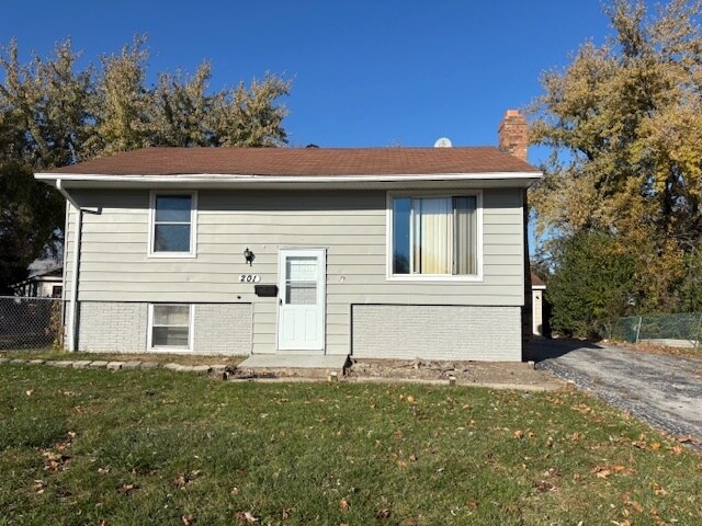 201 E Rose St in Glenwood, IL - Building Photo