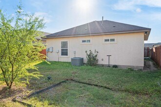 1013 Tesoro Run in Del Rio, TX - Building Photo - Building Photo