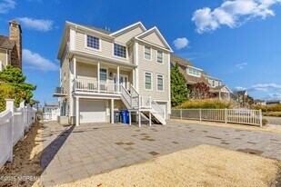 206 N Lagoon Rd in Lavallette, NJ - Building Photo